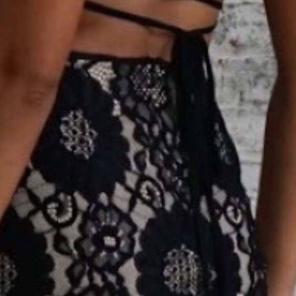 Tea & Cup Black Strappy Detail Dress - Picture 4 of 5